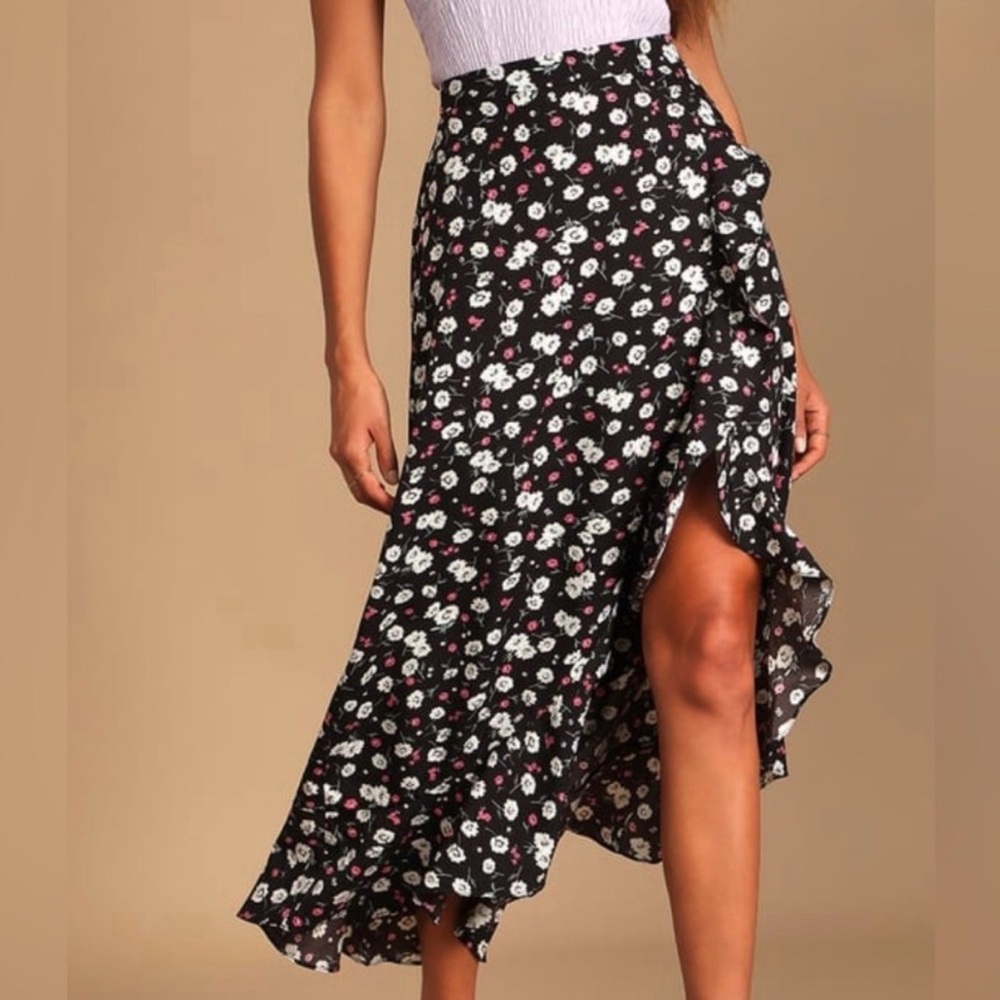 Lulu's Black Floral High-Low Skirt Size XS